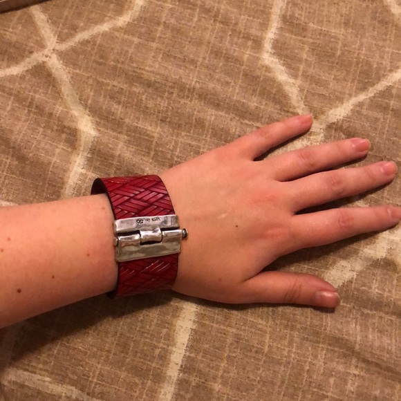 Quadrilateral Red Woven Leather Cuff Bracelet - Picture 5 of 5